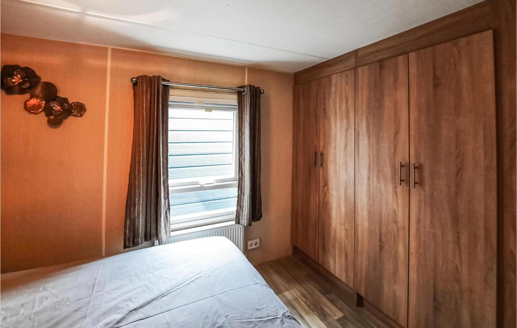 3 Bedroom Beautiful Home In Heinkenszand Exterior foto